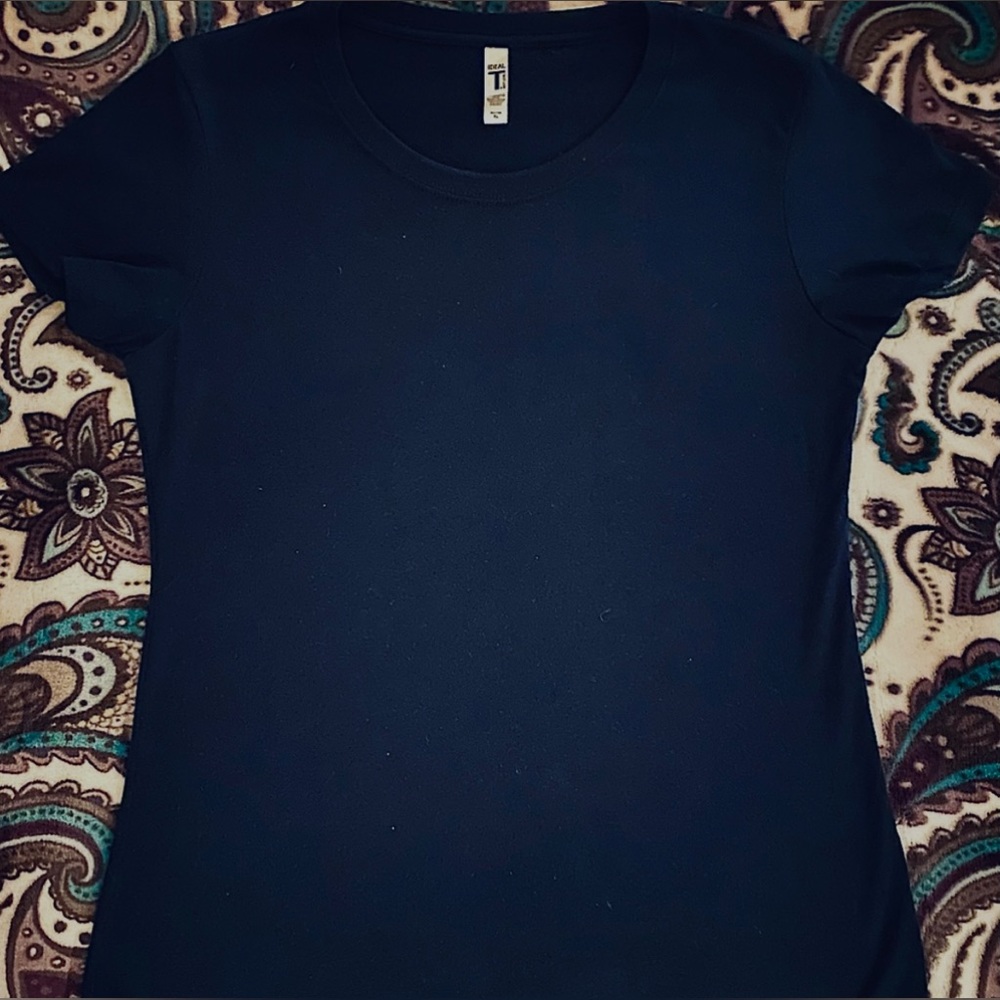 NWOT~Next Level Scoop Neck Tee